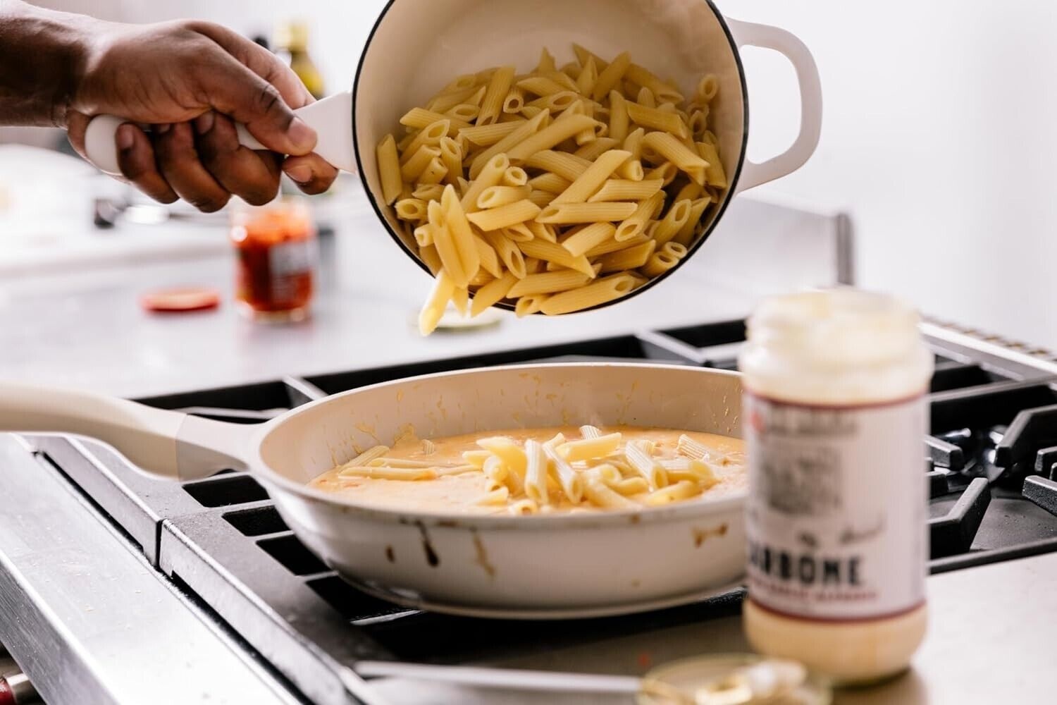 Carbone Roasted Garlic Alfredo Sauce - 15oz thumbnail