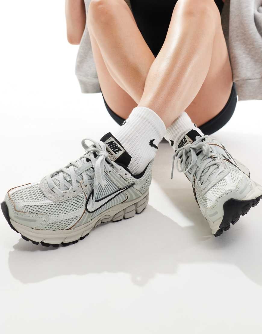 Nike Zoom Vomero 5 Light Silver Chrome (Women's) - UK 3