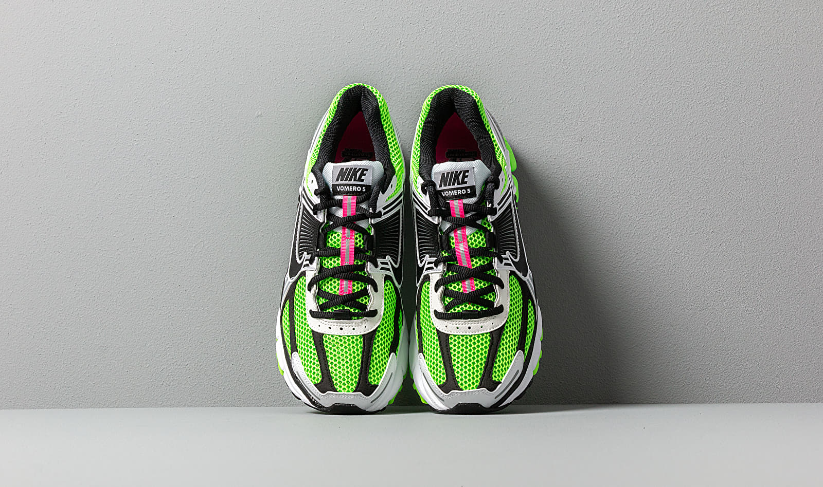Nike Zoom Vomero 5 Electric Green Black - UK 9.5 thumbnail