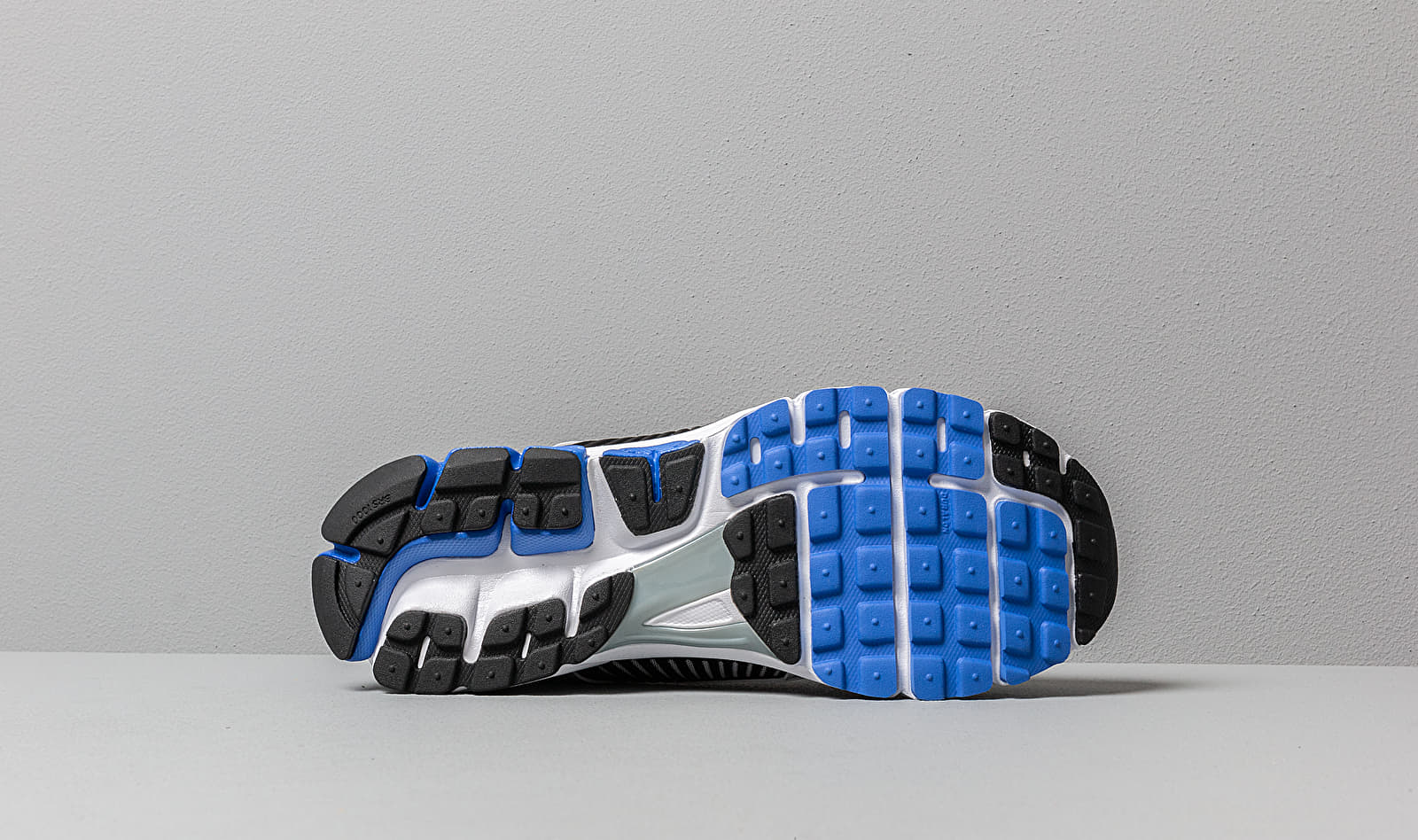 Nike Zoom Vomero 5 SE SP - WHITE/RACER BLUE-BLACK-SAIL - Unisex - 9.5 thumbnail