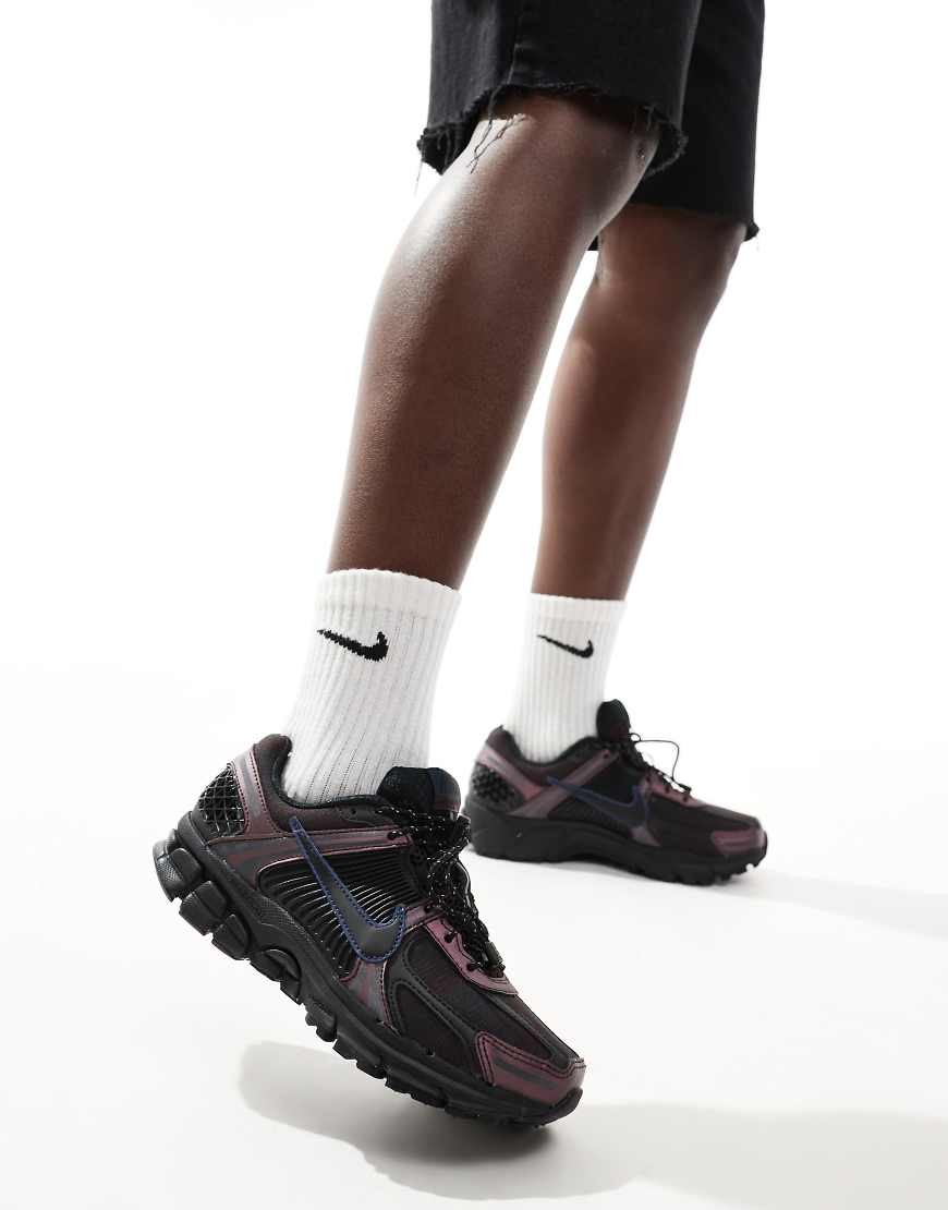 Nike Zoom Vomero 5 Unisex Trainers in Dark Burgundy-Red