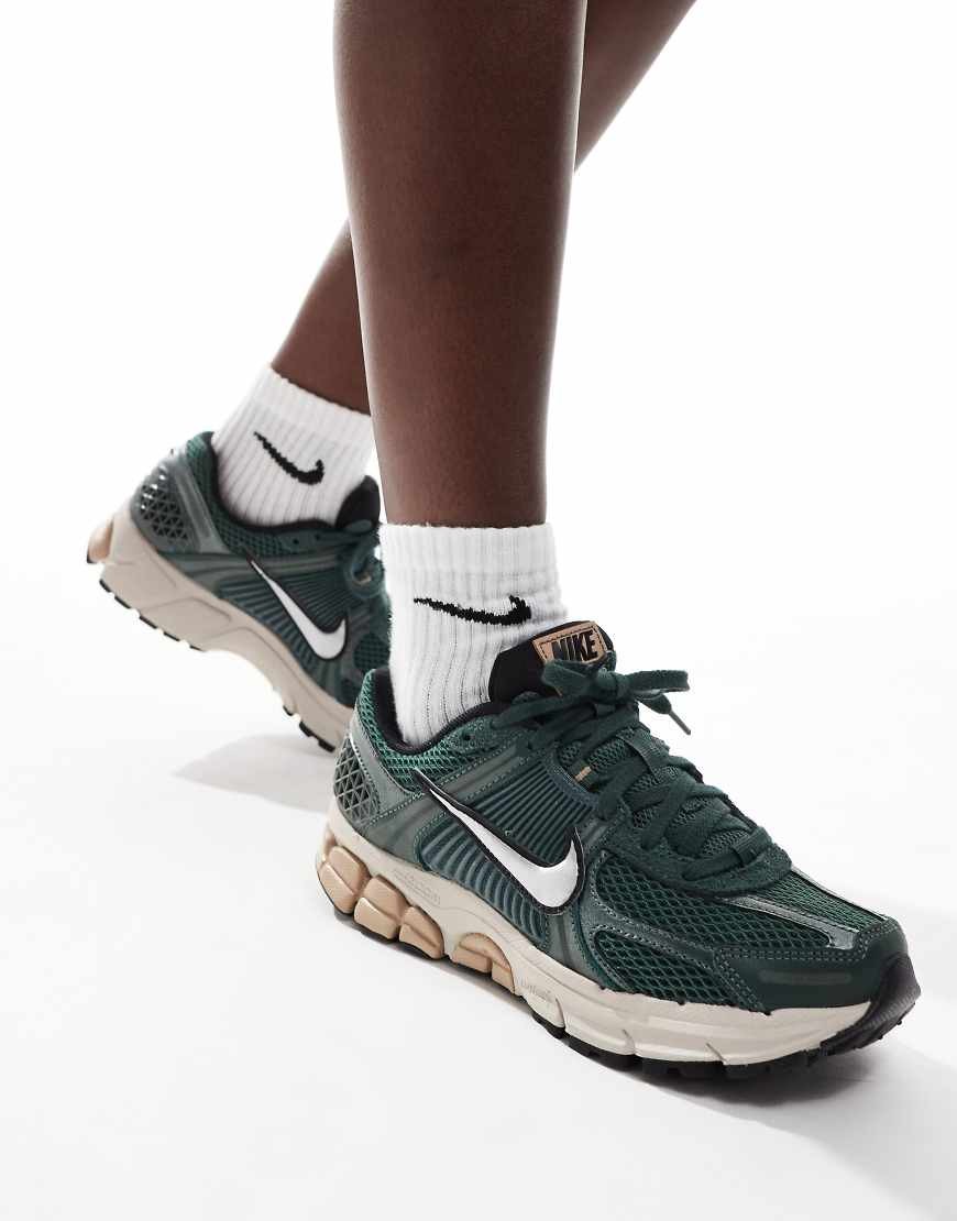 Nike Zoom Vomero 5 Vintage Green Light Orewood Brown Hemp Chrome (Women's) - UK 8