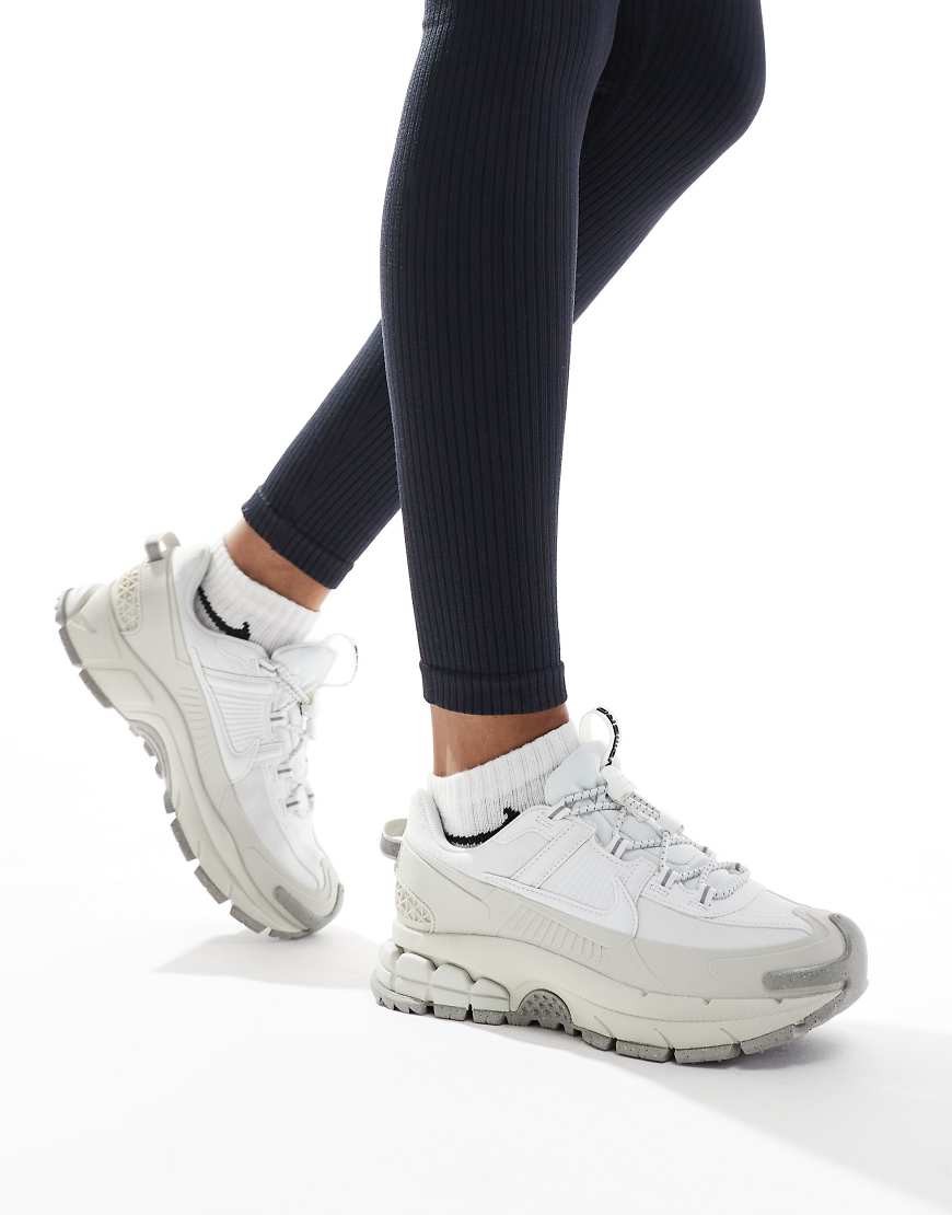 Nike Zoom Vomero 5 Roam Trainers in White and Grey