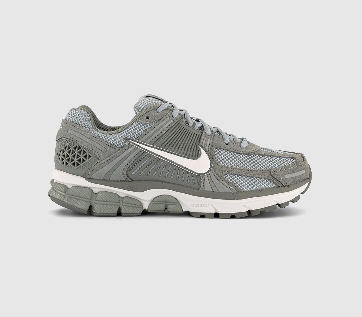 Nike Womens Zoom Vomero 5 Trainers Dark Stucco Phantom Light Smoke Grey, 4