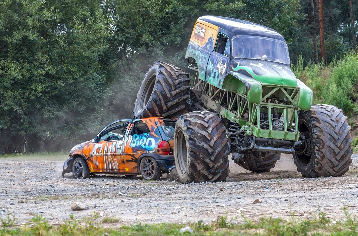 Monster Truck Fahren Meppen thumbnail