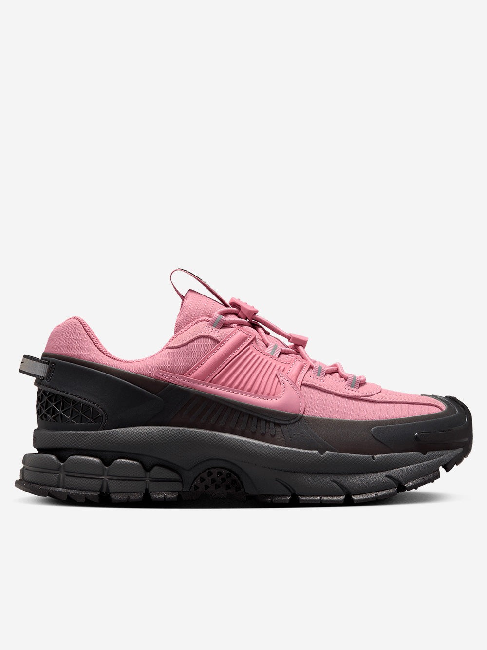 Nike Zoom Vomero 5 Roam Trainers in Pink and Black-Blue