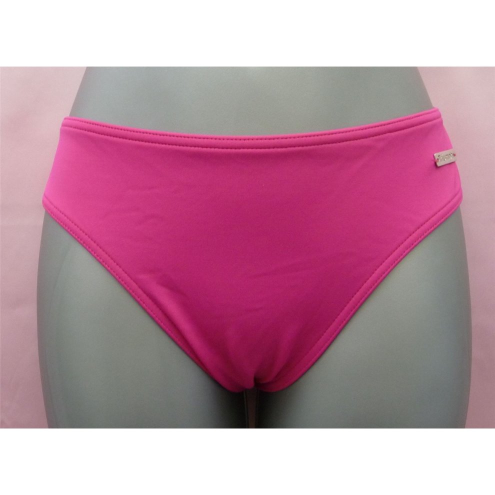 Triumph 4 Your Cuves Tai Pink Solid (2554) 12