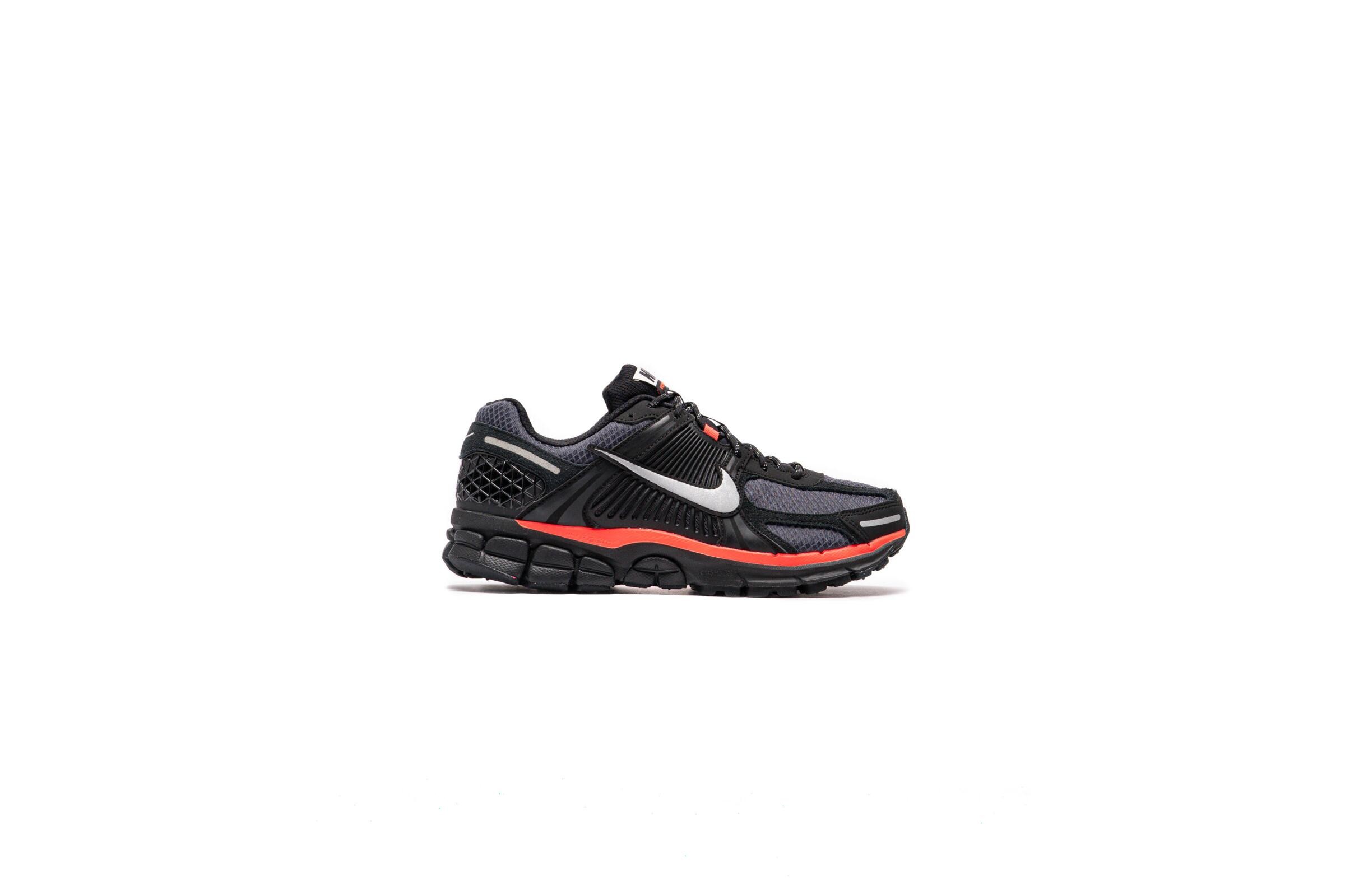 Nike Zoom Vomero 5 Black Metallic University Red - UK 10.5