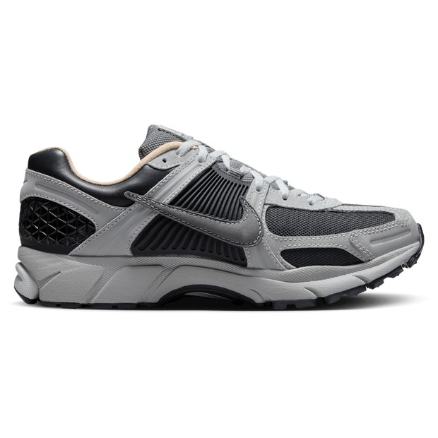 Nike Zoom Vomero 5 - DK SMOKE GREY/SMOKE GREY-LT SMOKE GREY - Unisex - 7.5