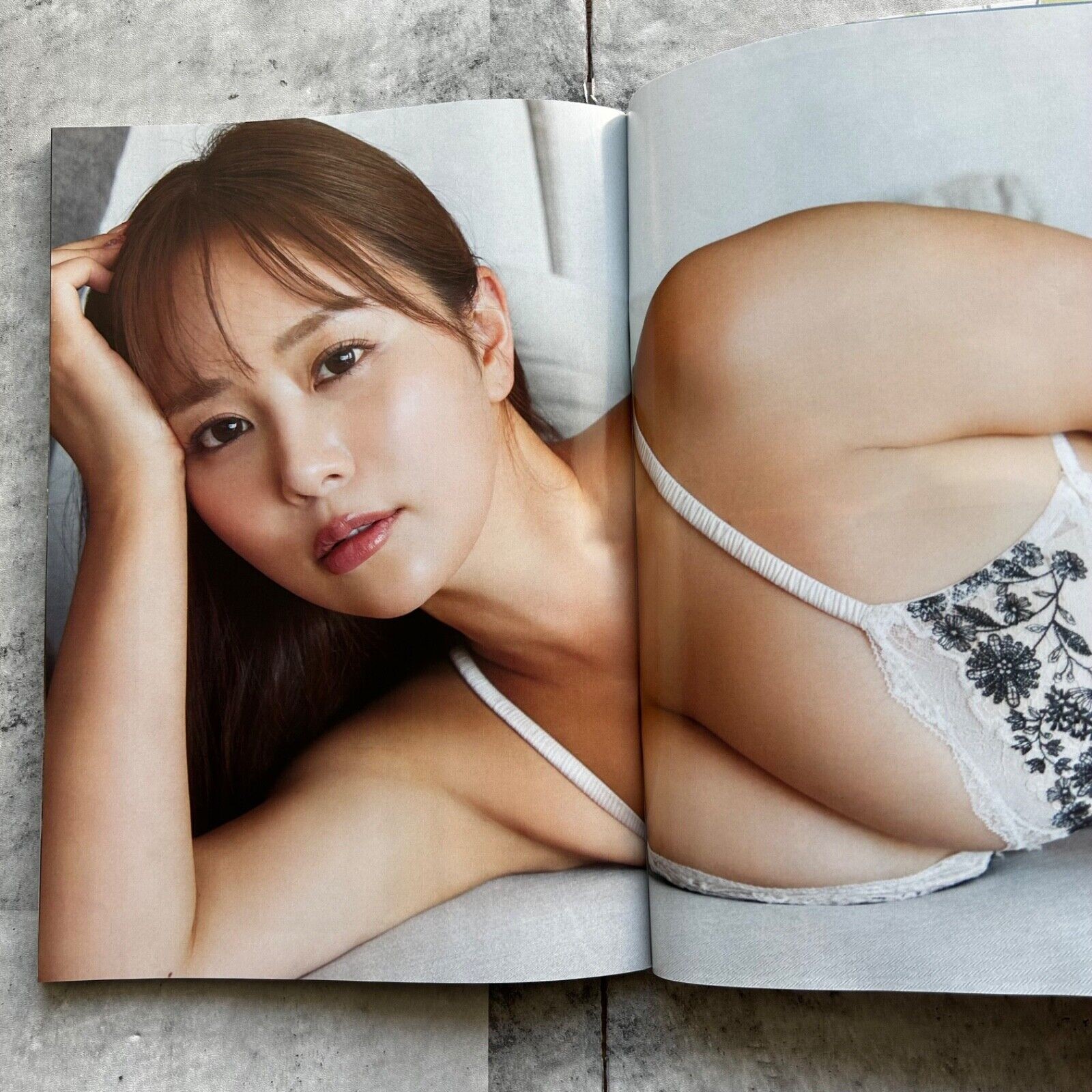 Weekly Play Boy No.13-14 2025 Yuka Iguchi Japanese Playboy Magazine from Japan thumbnail
