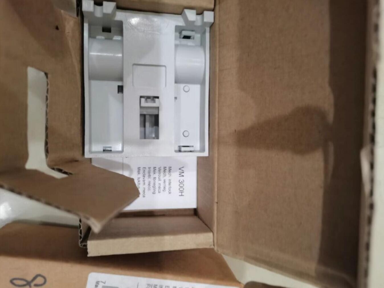 1PC New ABB VM300/460H  1SFN035100R1000 Contactor Accessories Brand thumbnail