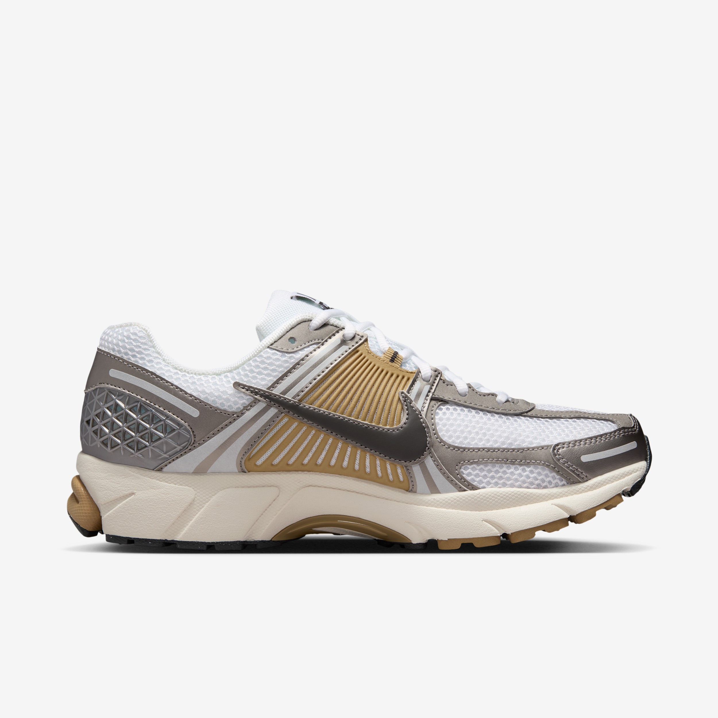 Nike Zoom Vomero 5 Trainers in Beige and Grey-Neutral thumbnail