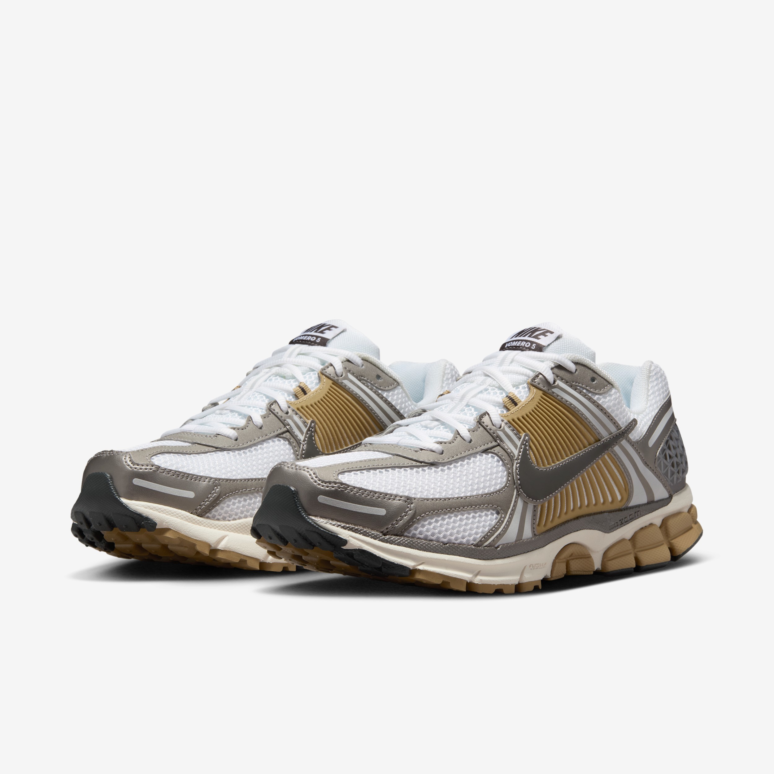 Nike Zoom Vomero 5 Trainers in Beige and Grey-Neutral thumbnail