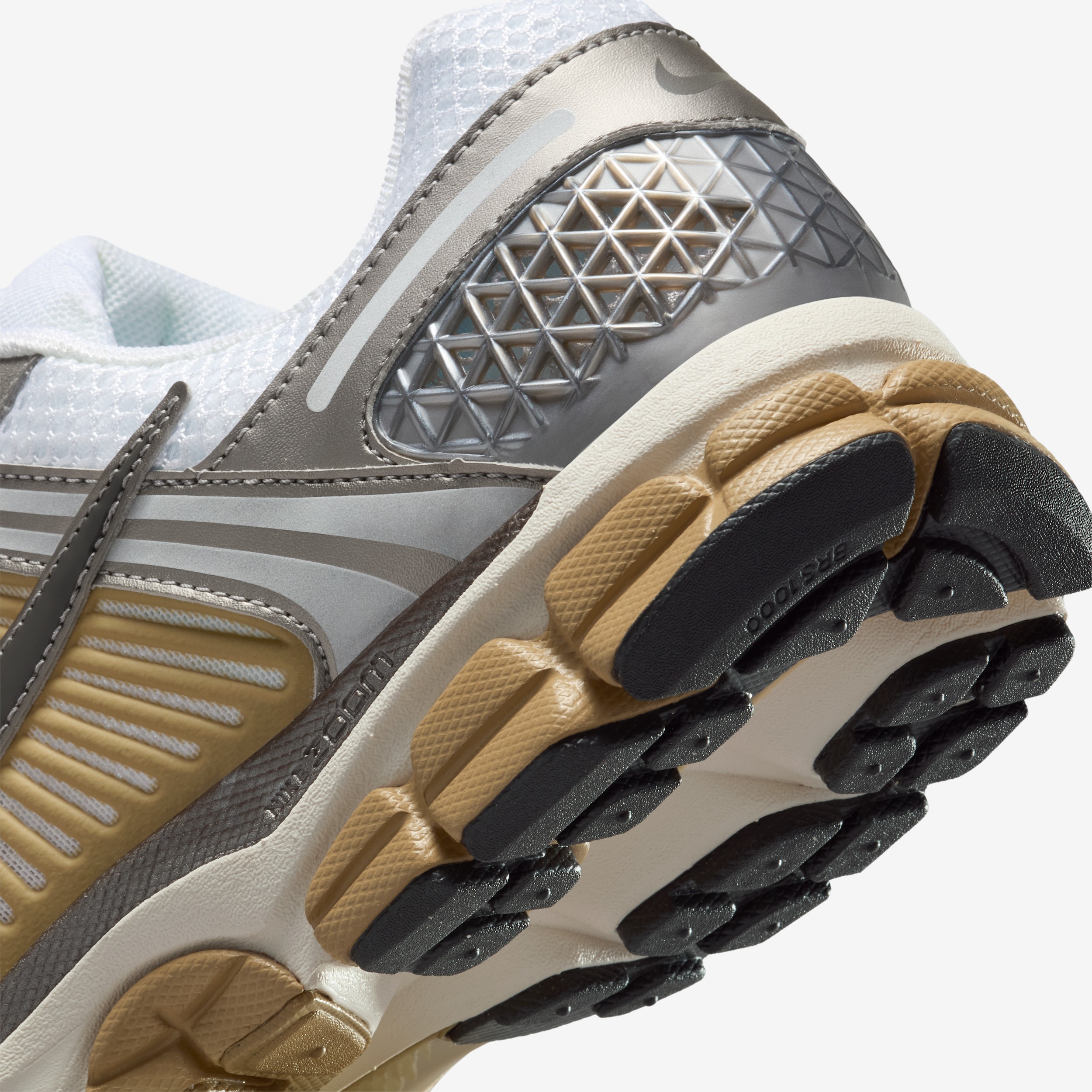Nike Zoom Vomero 5 Trainers in Beige and Grey-Neutral thumbnail