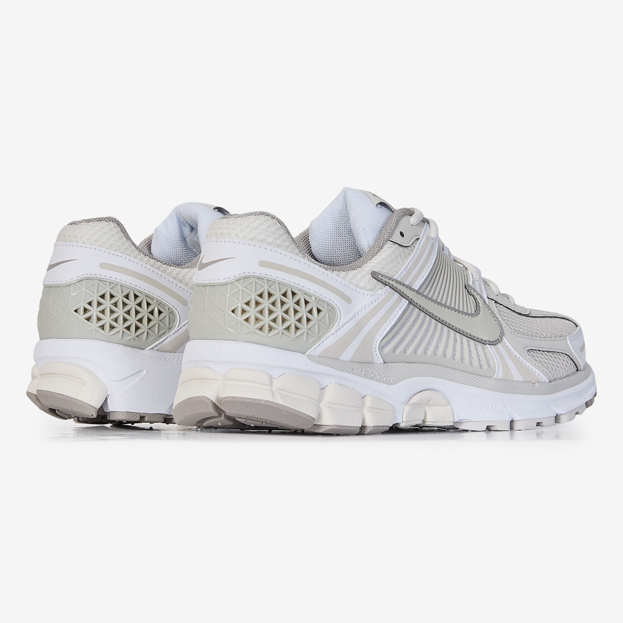 Nike Zoom Vomero 5 Sneakers thumbnail