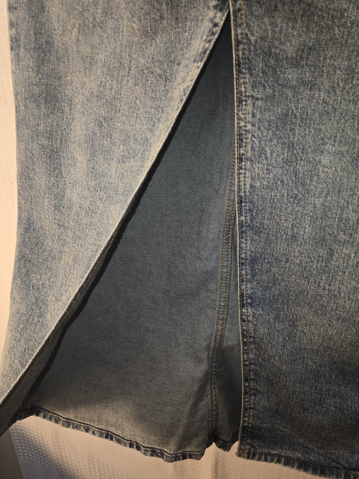 Wild Fable Skirt Womens Sz 6 Blue Frayed Denim Middle Open Slit Y2K Grunge 6014 thumbnail