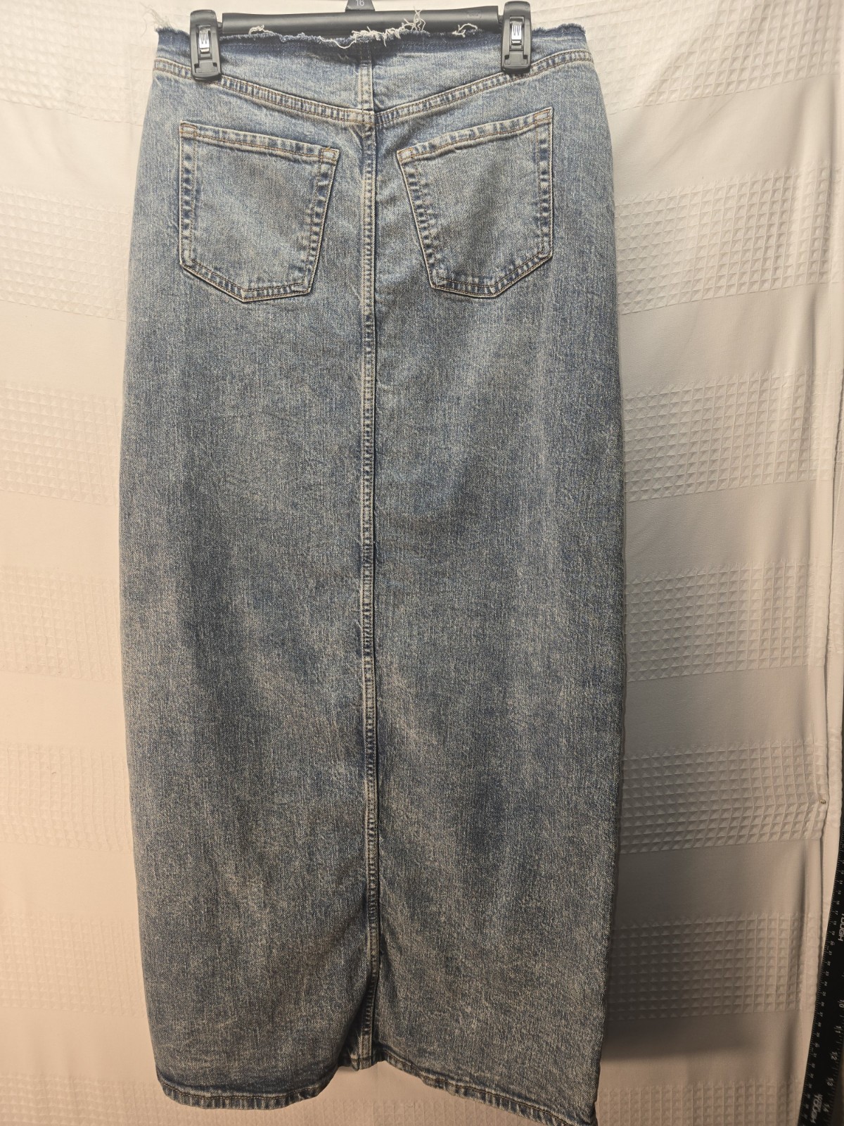 Wild Fable Skirt Womens Sz 6 Blue Frayed Denim Middle Open Slit Y2K Grunge 6014 thumbnail