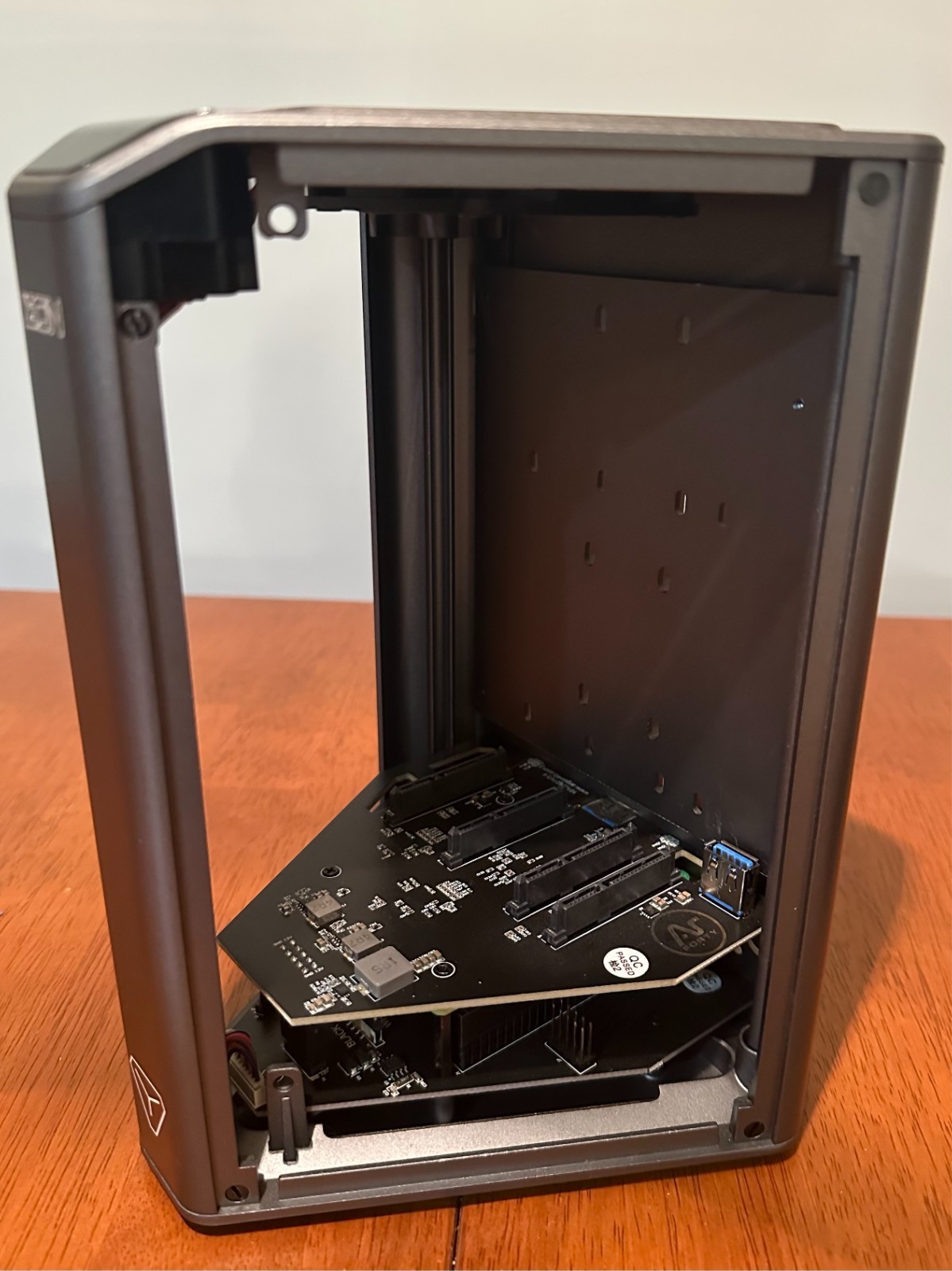 Argon 40 Argon EON NAS Enclosure for Raspberry Pi 4, Space Grey thumbnail