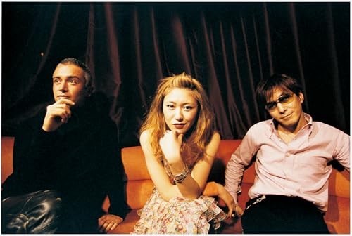 Globe ALL SINGLES & OTHER BEST 30 SELECTION JAPAN 6CD (with Special Sleeve Case) thumbnail