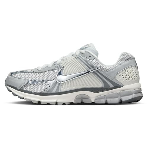 Nike Men's Zoom Vomero 5 Casual Shoes in Summit White/Light Smoke Grey/Smoke Grey Size: 7.5