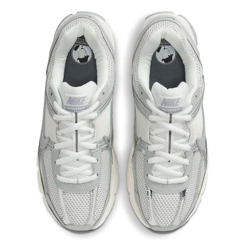 Nike Men's Zoom Vomero 5 Casual Shoes in Summit White/Light Smoke Grey/Smoke Grey Size: 7.5 thumbnail
