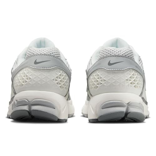 Nike Men's Zoom Vomero 5 Casual Shoes in Summit White/Light Smoke Grey/Smoke Grey Size: 7.5 thumbnail