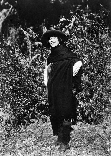 Osa Johnson (1894-1953) Namerican Adventurer and Documentary Filmmaker in the Film Simba 1928 Photograph Stretched Canvas - (18 X 24)
