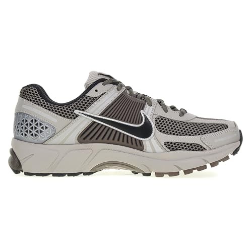 Nike Zoom Vomero 5 - COLLEGE GREY/BLACK-CAVE STONE-MTLC SILVER-MTLC SILVER - Unisex - 8.5 thumbnail