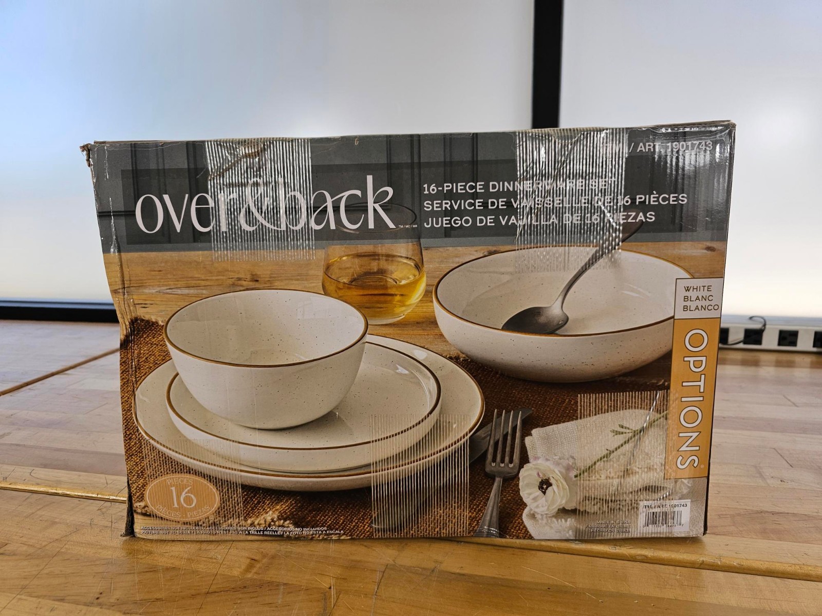 Over&Back Options 16-Piece Dinnerware Set of Plates & Bowls - Speckled White (missing several items)