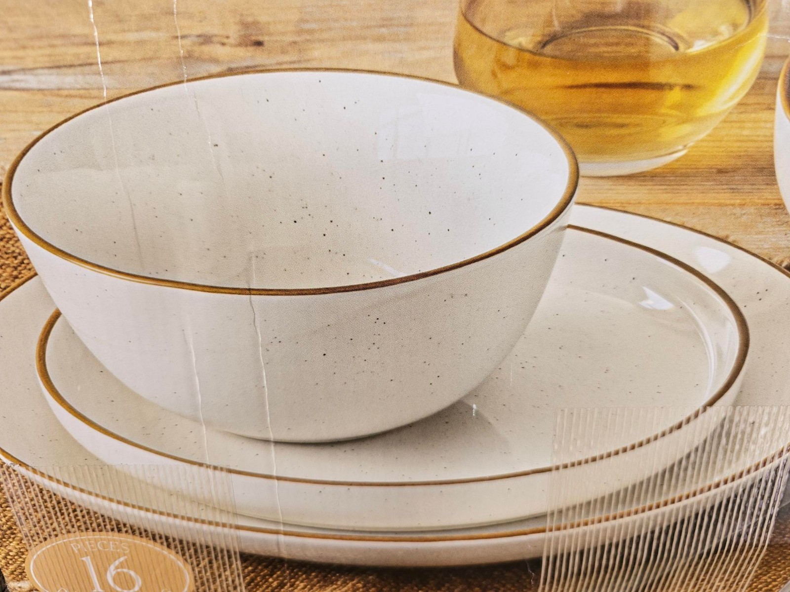 Over&Back Options 16-Piece Dinnerware Set of Plates & Bowls - Speckled White (missing several items)