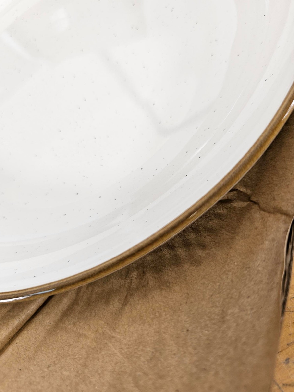 Over&Back Options 16-Piece Dinnerware Set of Plates & Bowls - Speckled White (missing several items)
