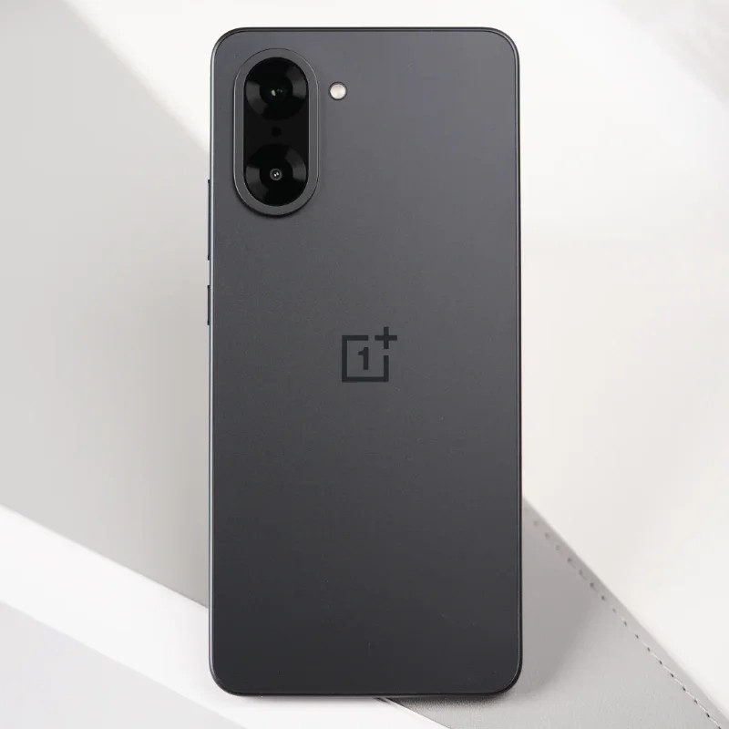 OnePlus Nord CE 5 5G Smartphone MediaTek Dimensity 8350 Apex 6,77 Zoll AMOLED-Display 5200 MAh 80 W SUPERVOOC 50 MP Sony-Kamera OlS thumbnail