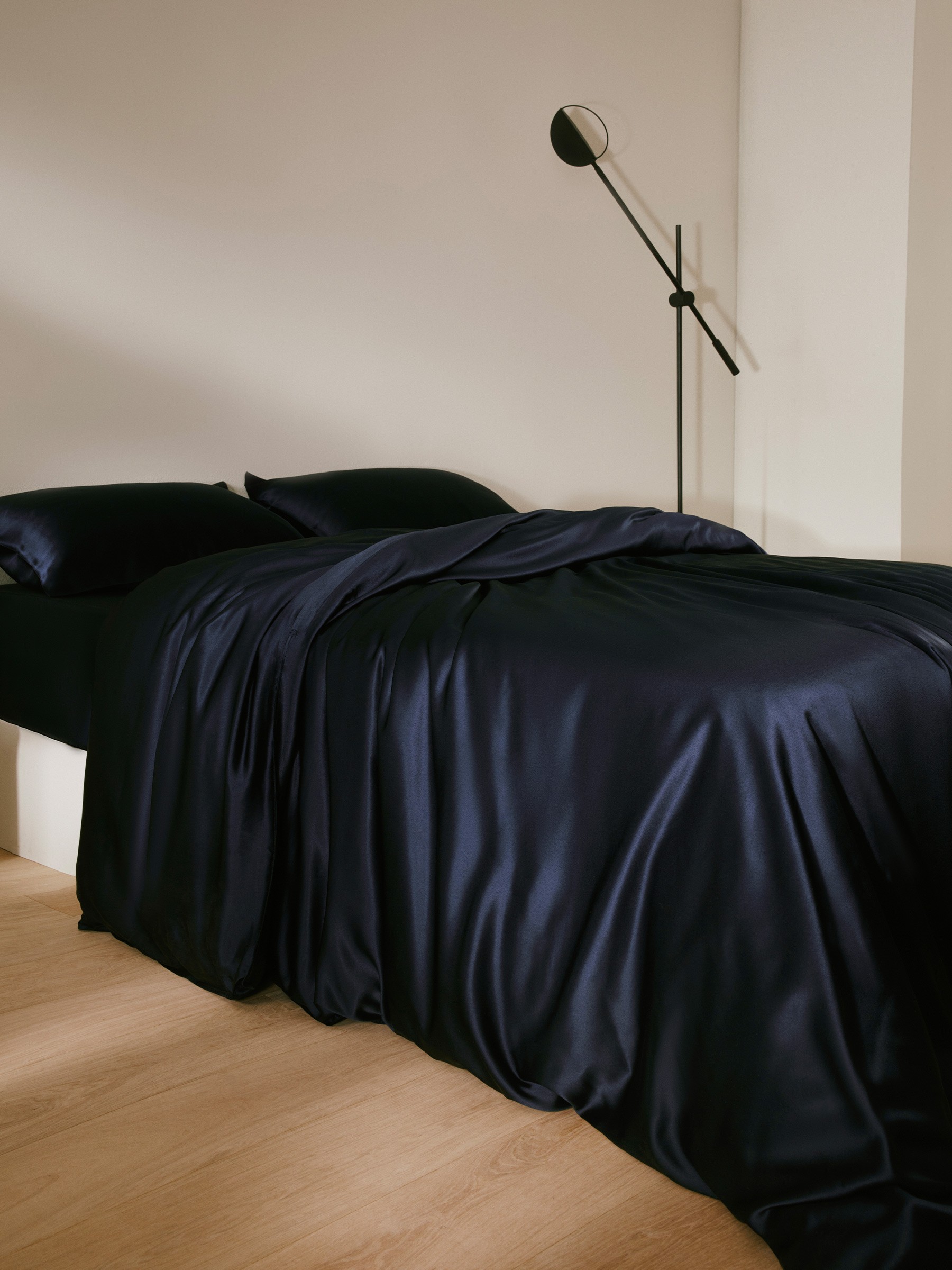 LILYSILK Parure De Lit En Soie Naturelle Bleu Marine Sans Couture Plus De Luxe 100 Soie Doux Pour La Peau Et Respirant 240x220cm+2x65x65cm