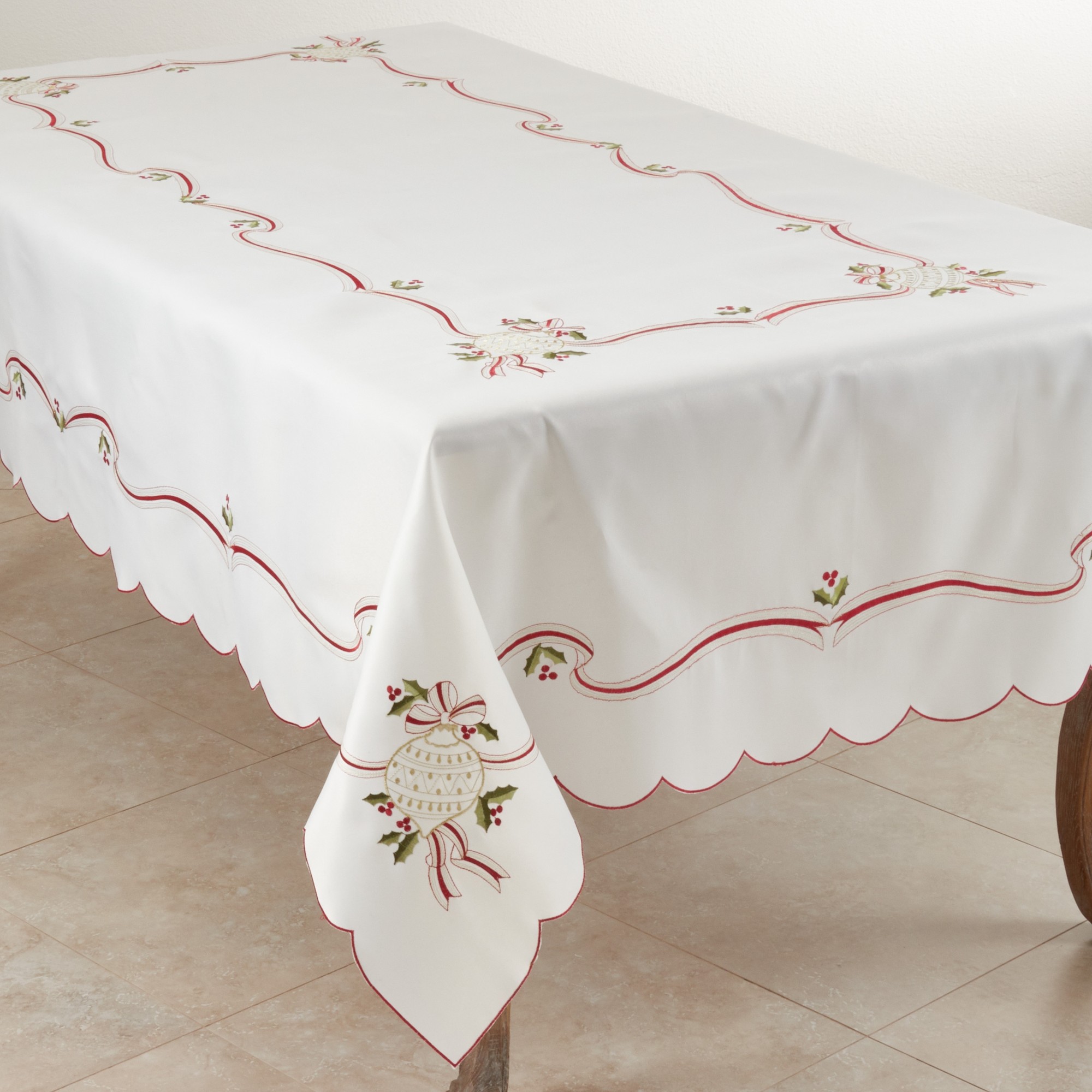 Saro Lifestyle 8532.I6584B 65 X 84 in. Embroidered Christmas Tablecloth  Ivory