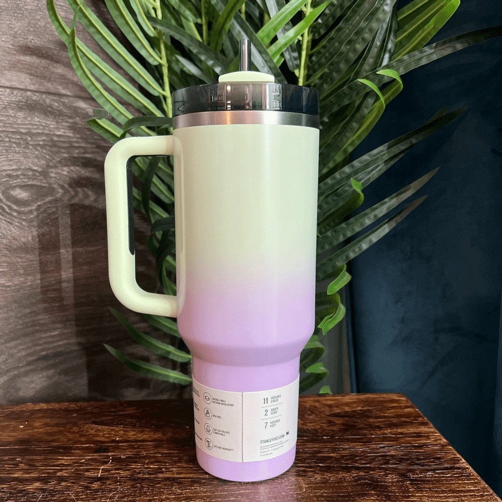 Stanley Halloween 40oz H2.0 Flowstate Quencher Tumbler in Hypnotic Green. NWT!