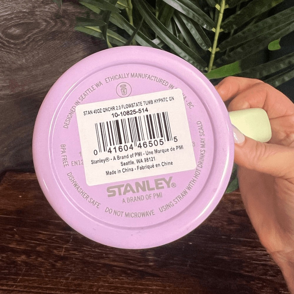 Stanley Halloween 40oz H2.0 Flowstate Quencher Tumbler in Hypnotic Green. NWT!