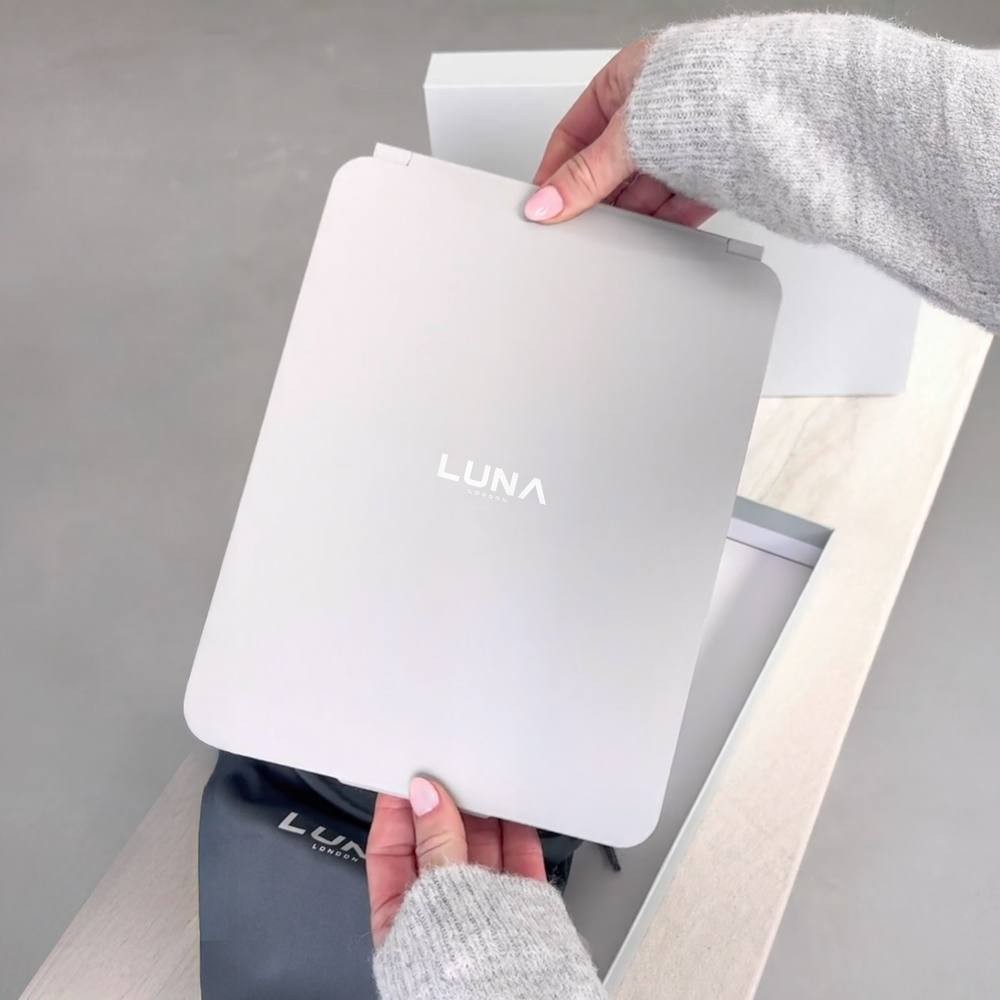 LUNA London Eclipse Travel Mirror | LED Lighted Rechargeable Vanity Makeup Mirror in Grey | Size: 1 Pack