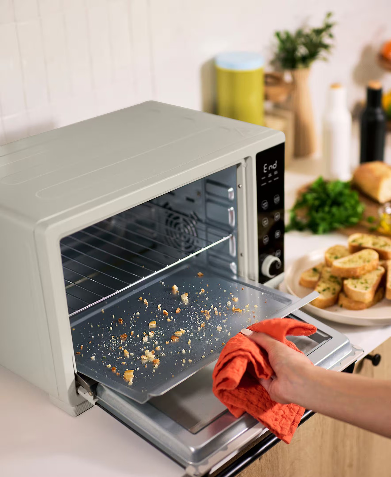 Bella PRO - 6-Slice Air Fryer Toaster Oven (0.88 Cu. Ft.) - Oatmilk