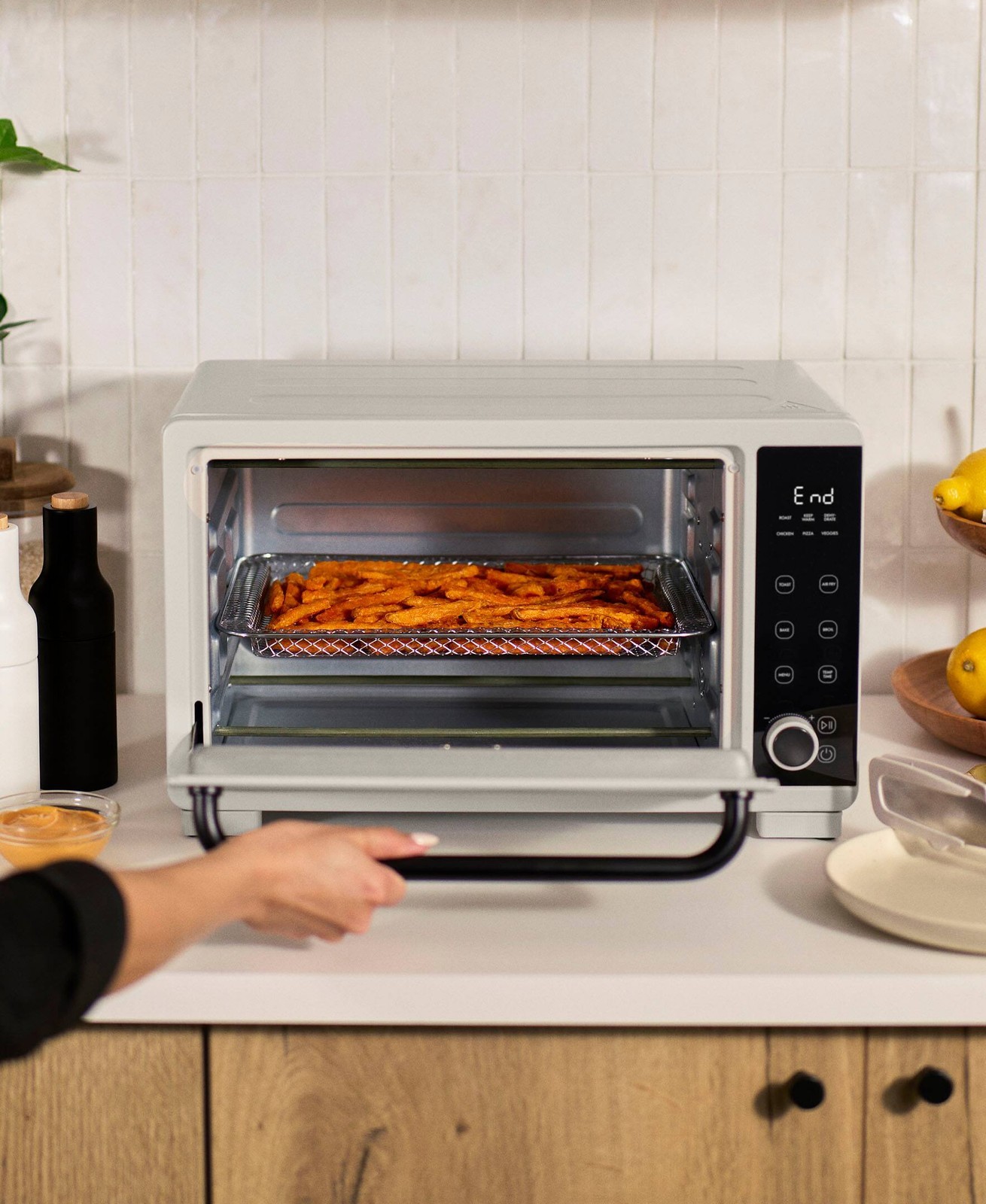 Bella PRO - 6-Slice Air Fryer Toaster Oven (0.88 Cu. Ft.) - Oatmilk