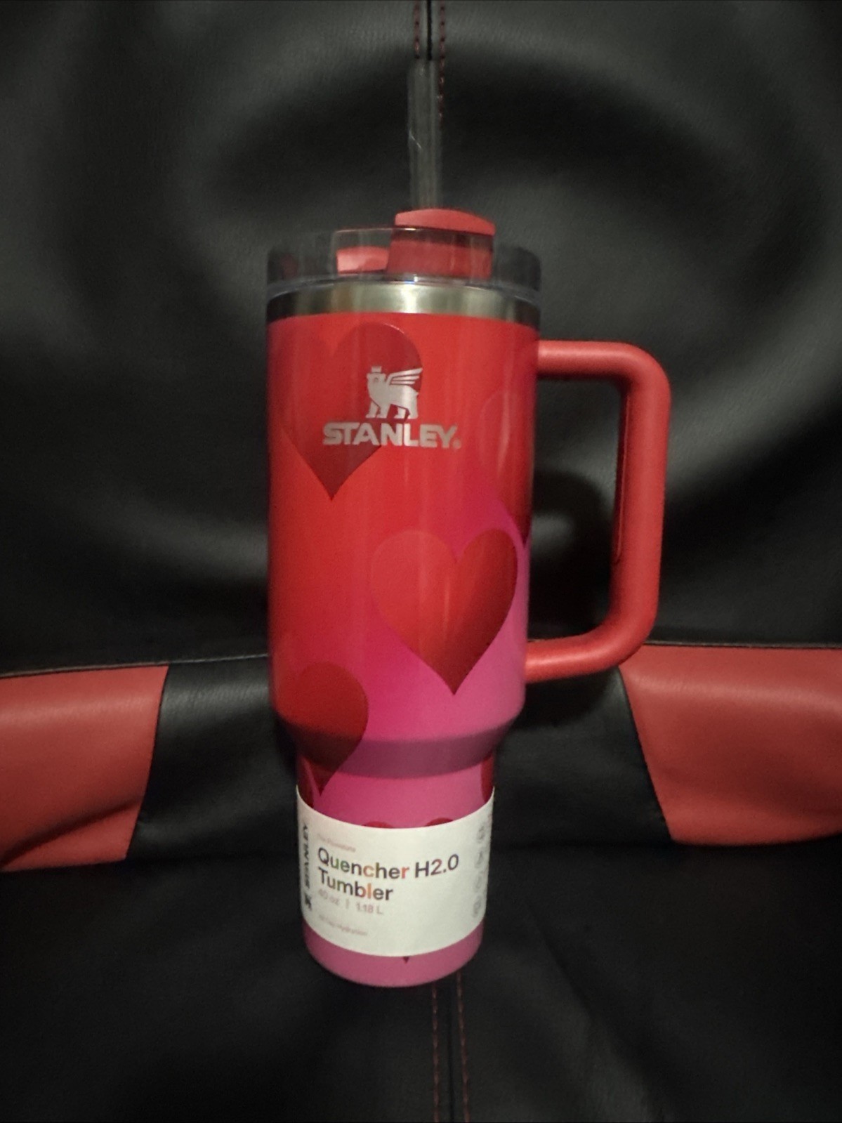 Missing straw Stanley 40 Oz Stainless Steel H2.0 Flowstate Quencher Tumbler Rouge Heart Gradient