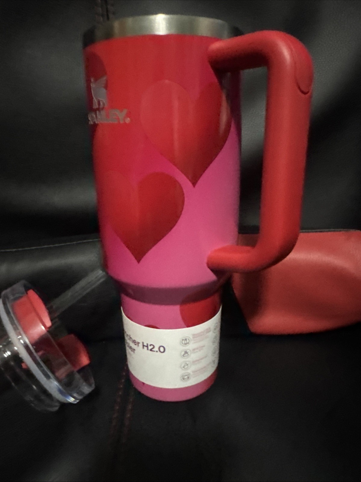 Missing straw Stanley 40 Oz Stainless Steel H2.0 Flowstate Quencher Tumbler Rouge Heart Gradient