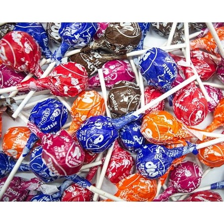 Tootsie Roll Pops Original Size Assorted Fruit Flavors with Chocolate Center 22 Count 1 Lb Bulk Bag