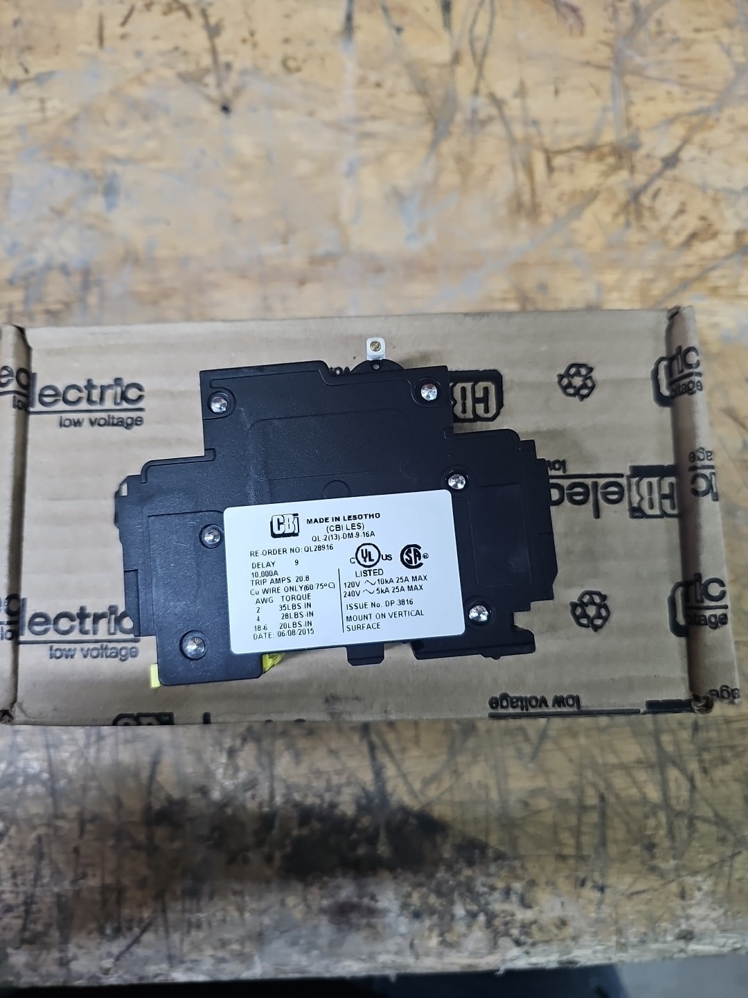 Box of 4 CBI 16A Circuit Breakers QL28916 2 Pole Units thumbnail