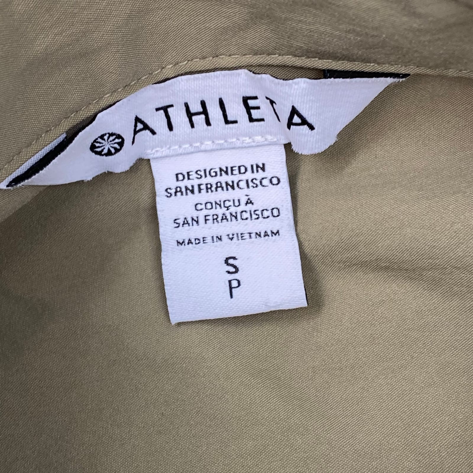 Athleta Green Long Sleeve Button-Down Shirt | Men’s Small Regular thumbnail
