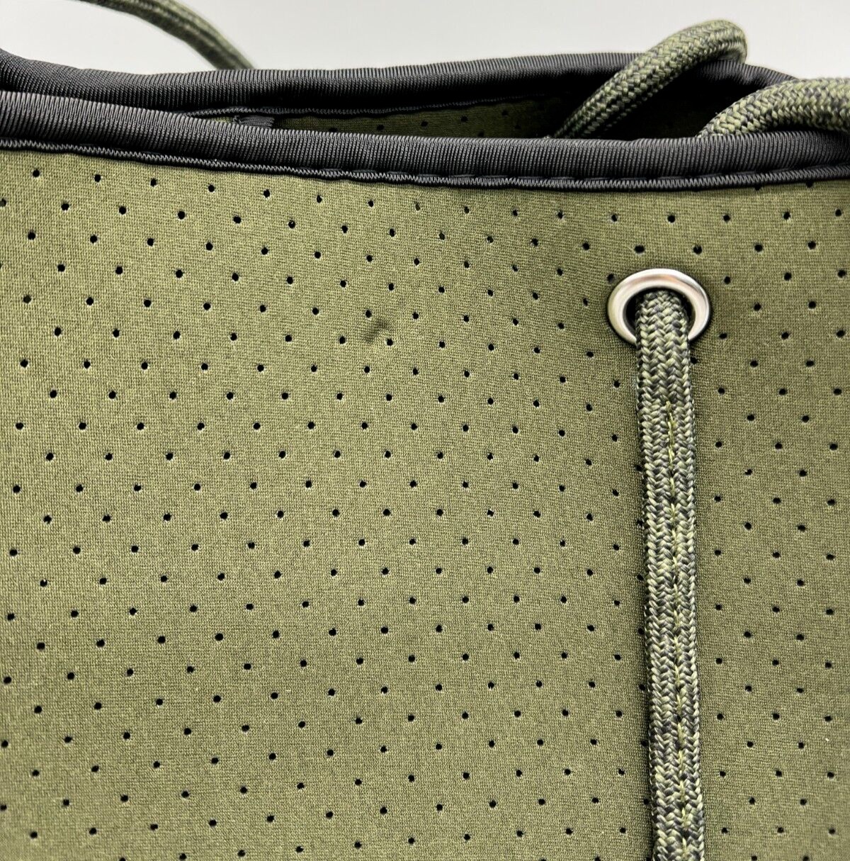 Pole Tribe Green camo Neoprene Tote   Wristlet Handbag Women's Lightweight Durable