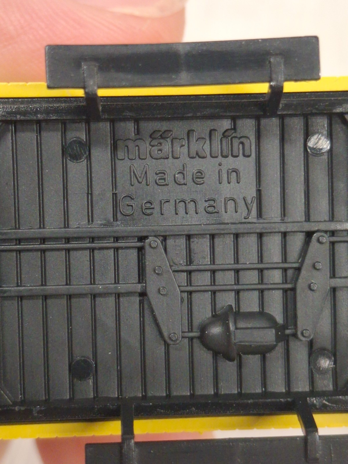 Marklin DB Kaiser Friedrich Quelle Freight Car 4890 HO Scale AC in Box! thumbnail