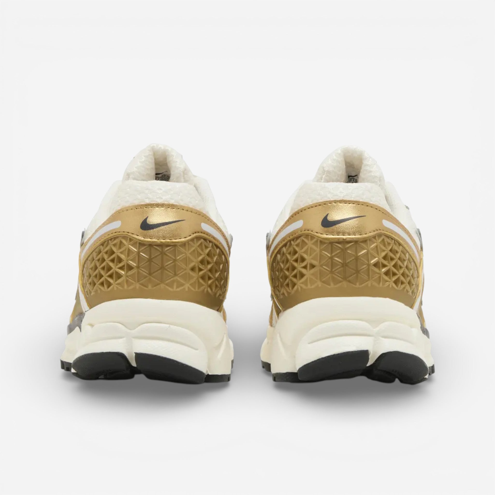 Nike Zoom Vomero 5 Ouro Metálico (Feminino) 37.5 Branco thumbnail