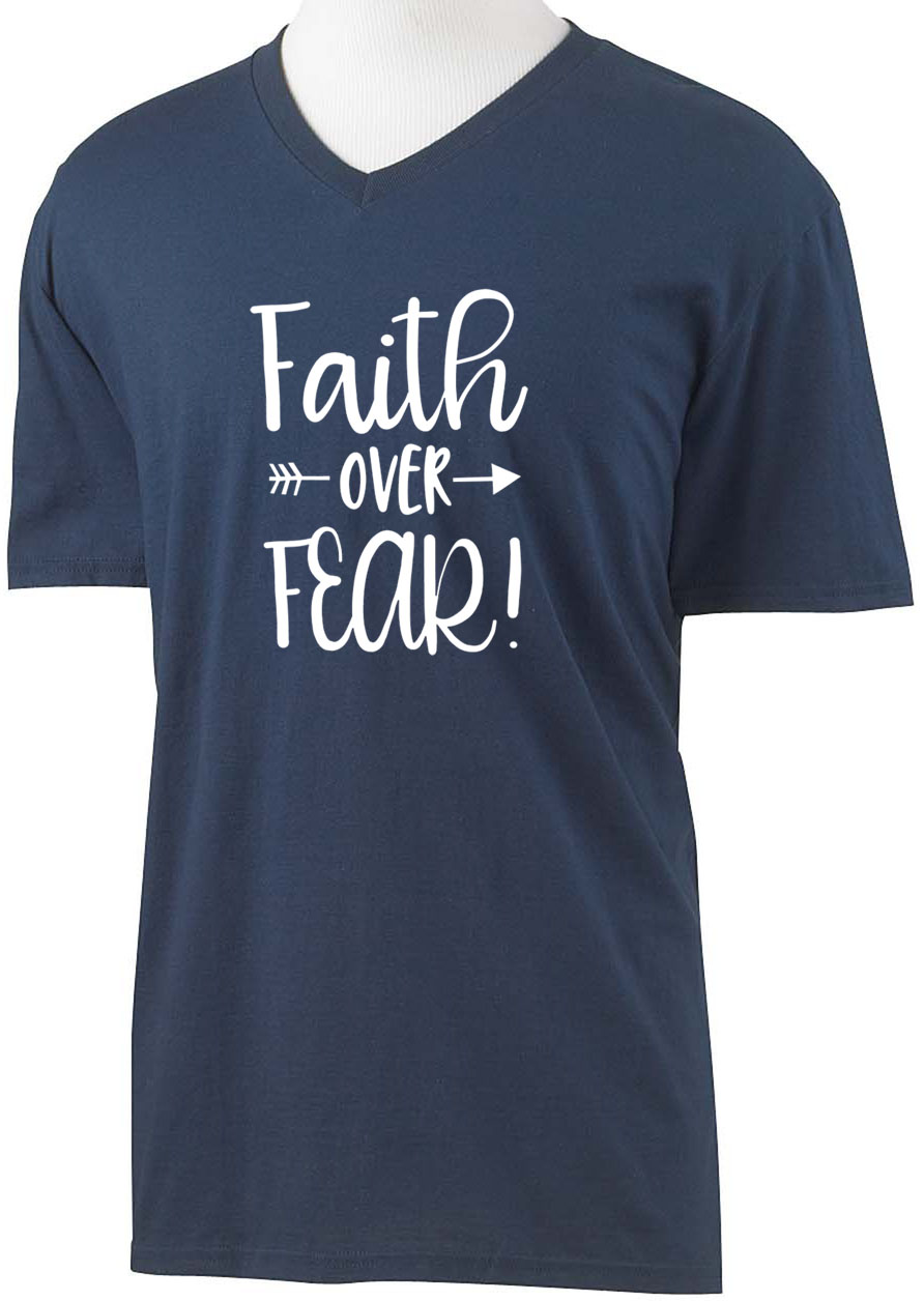 Trendy USA 1253 - Men's V-Neck T-Shirt Faith Over Fear Script Small Navy