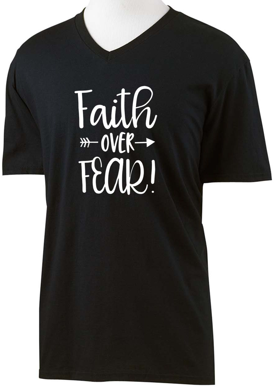 Trendy USA 1253 - Men's V-Neck T-Shirt Faith Over Fear Script Small Black