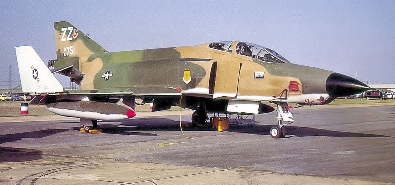 LAMINATED POSTER 15th Tactical Reconnaissance Squadron McDonnell RF-4C-19-MC Phantom 63-7751 Kadena AB, Okinawa, 1975 Poster Print 20 X 30